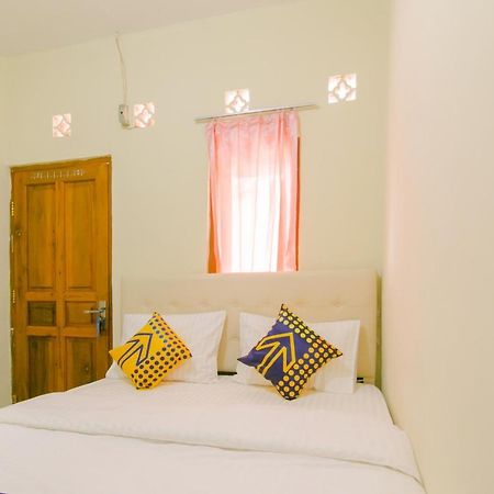 Ayu Homestay Syariah Sukabumi Esterno foto