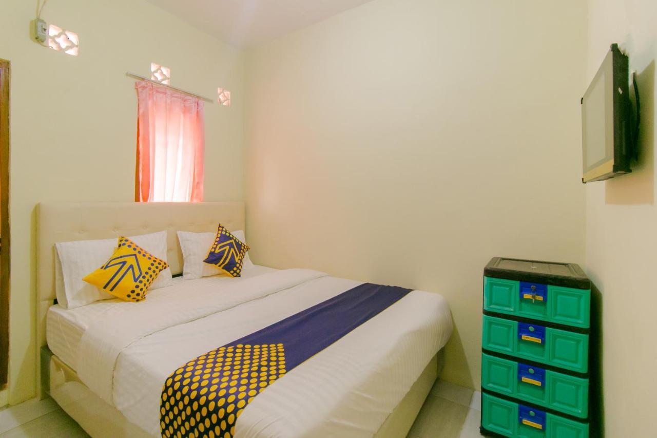 Ayu Homestay Syariah Sukabumi Esterno foto