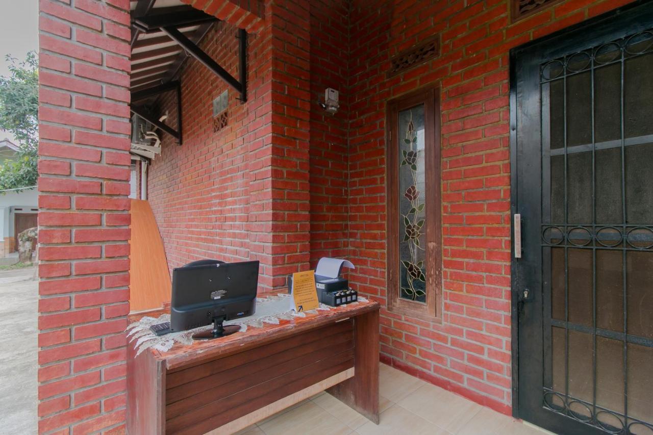 Ayu Homestay Syariah Sukabumi Esterno foto