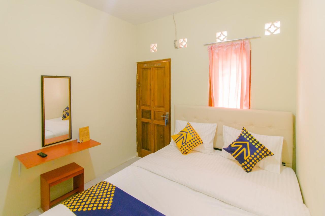 Ayu Homestay Syariah Sukabumi Esterno foto