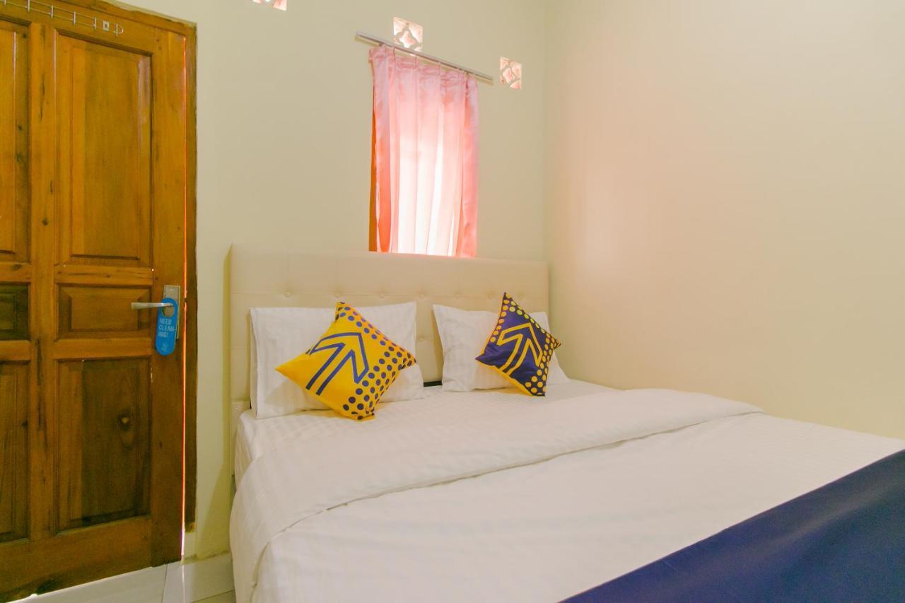 Ayu Homestay Syariah Sukabumi Esterno foto