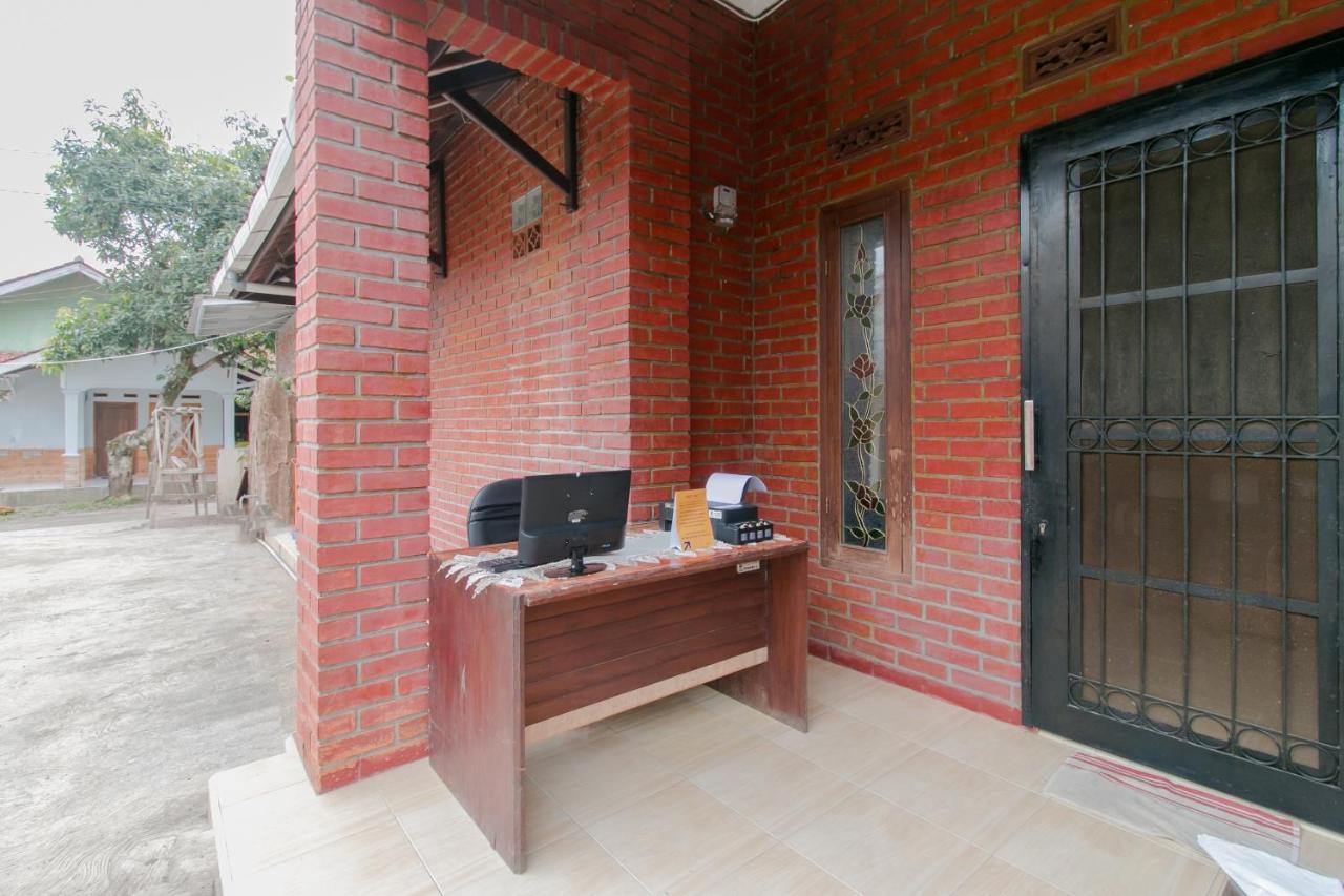 Ayu Homestay Syariah Sukabumi Esterno foto