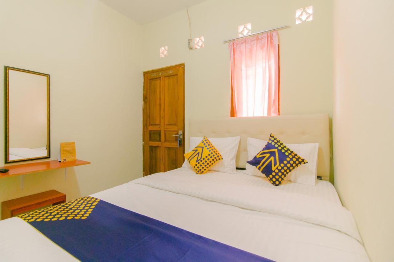 Ayu Homestay Syariah Sukabumi Esterno foto