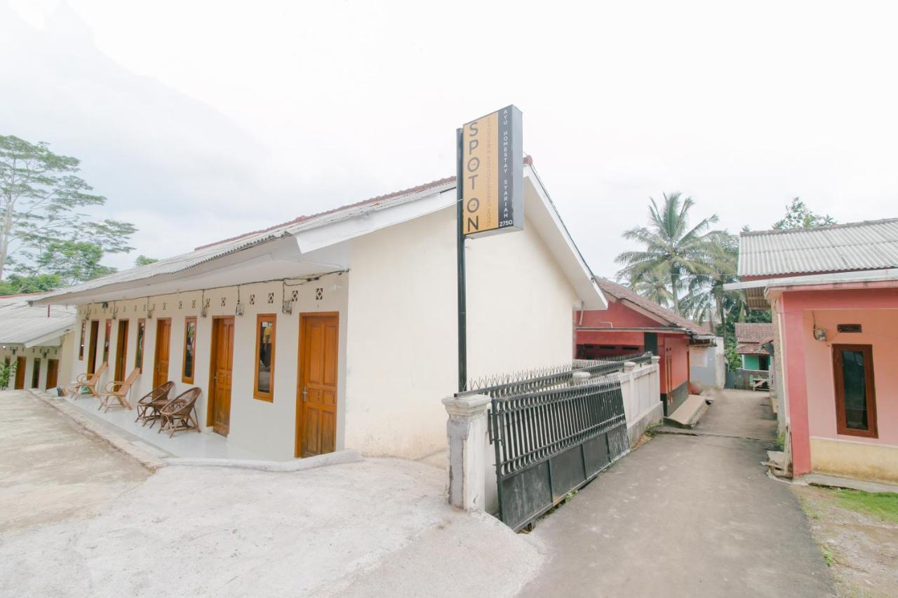 Ayu Homestay Syariah Sukabumi Esterno foto