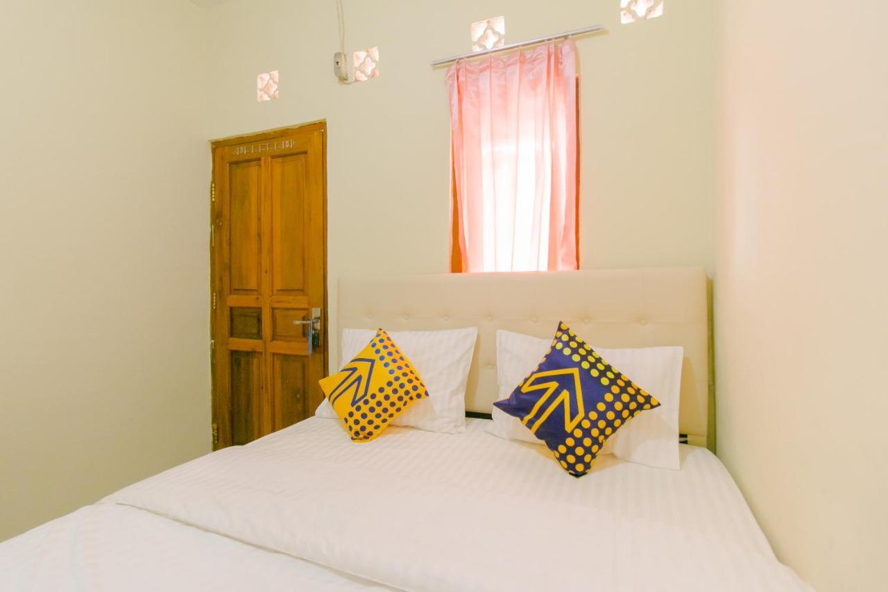 Ayu Homestay Syariah Sukabumi Esterno foto