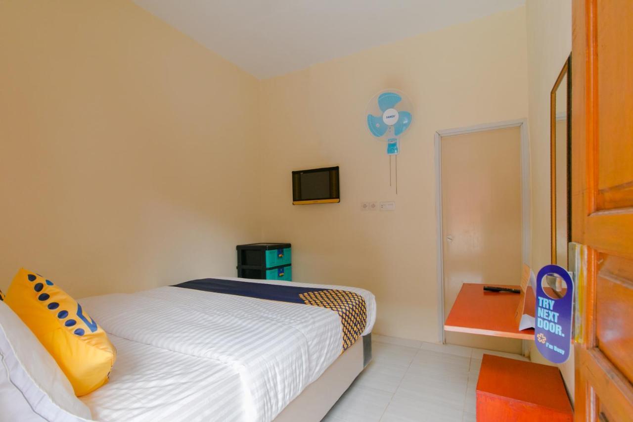 Ayu Homestay Syariah Sukabumi Esterno foto